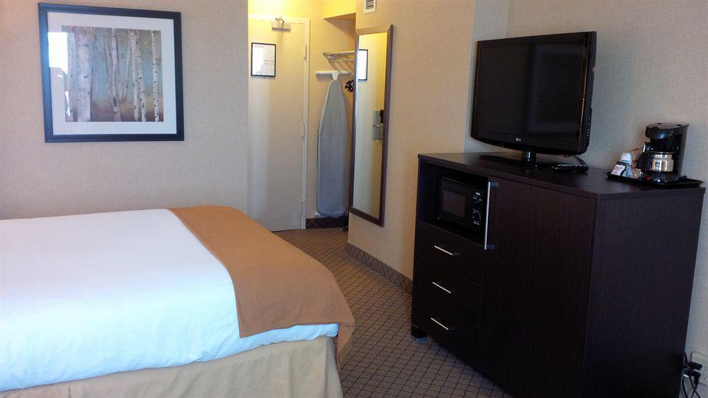 Holiday Inn Express Hamilton-Stoney Creek מראה חיצוני תמונה